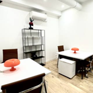 Bureau privé 20 m² 6 postes Location bureau Rue Bichat Paris 75010 - photo 5